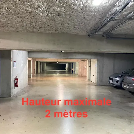 Escapade Uzetienne Coeur De Et Parking * 于泽斯