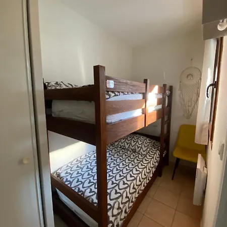 Апартаменты Escapade Uzetienne Coeur De Et Parking