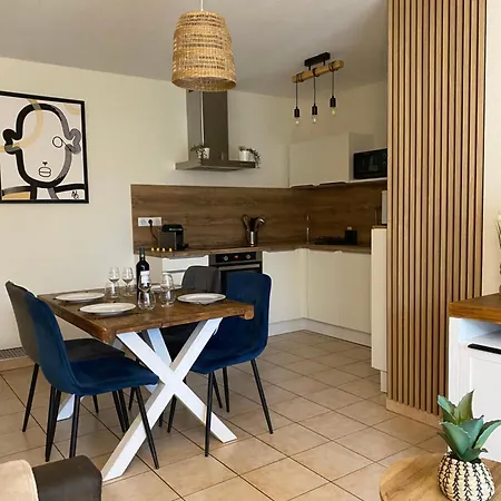 Escapade Uzetienne Coeur De Et Parking Апартаменты
