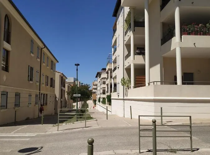 Διαμέρισμα Escapade Uzetienne Coeur De Et Parking Uzès