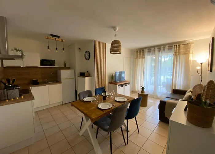 Escapade Uzetienne Coeur De Et Parking Διαμέρισμα Uzès