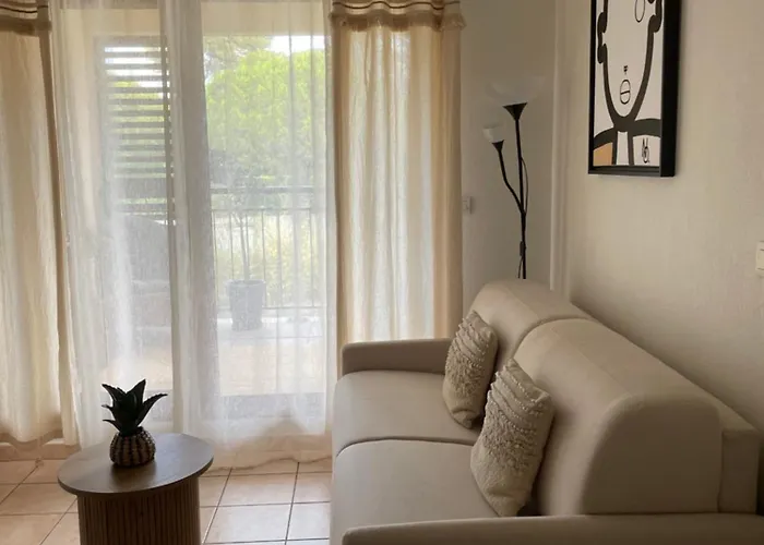 Διαμέρισμα Escapade Uzetienne Coeur De Et Parking Uzès